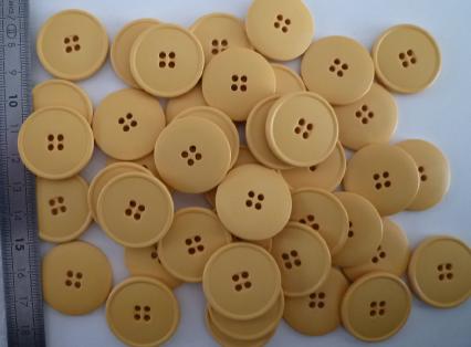 BUTTONS 4 holes galastyl A Jaune 3